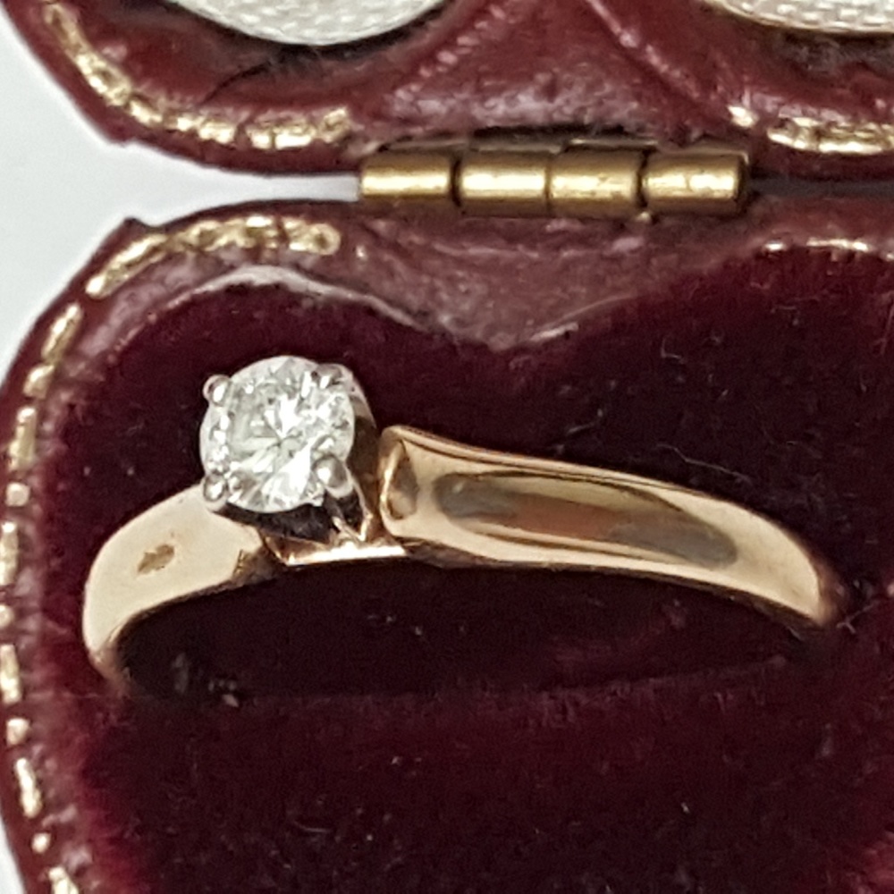 Antique 10k gold .20ct brilliant cut diamond ring